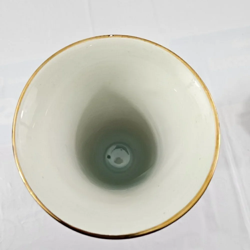 Tody Floral Pattern Gold Rim 8.5” Hand Painted Vase – Made in Holland – 3/4085